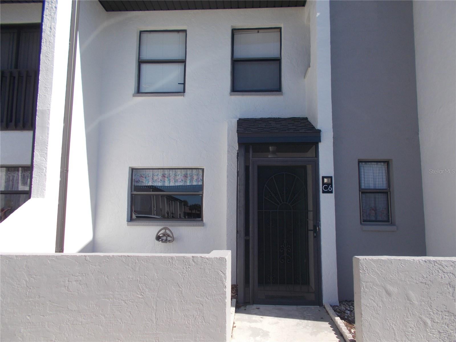 2000 Forrest Nelson Boulevard C6 — photo