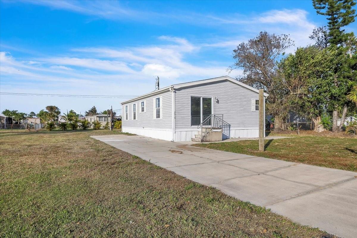 2610 Clyde Avenue — photo