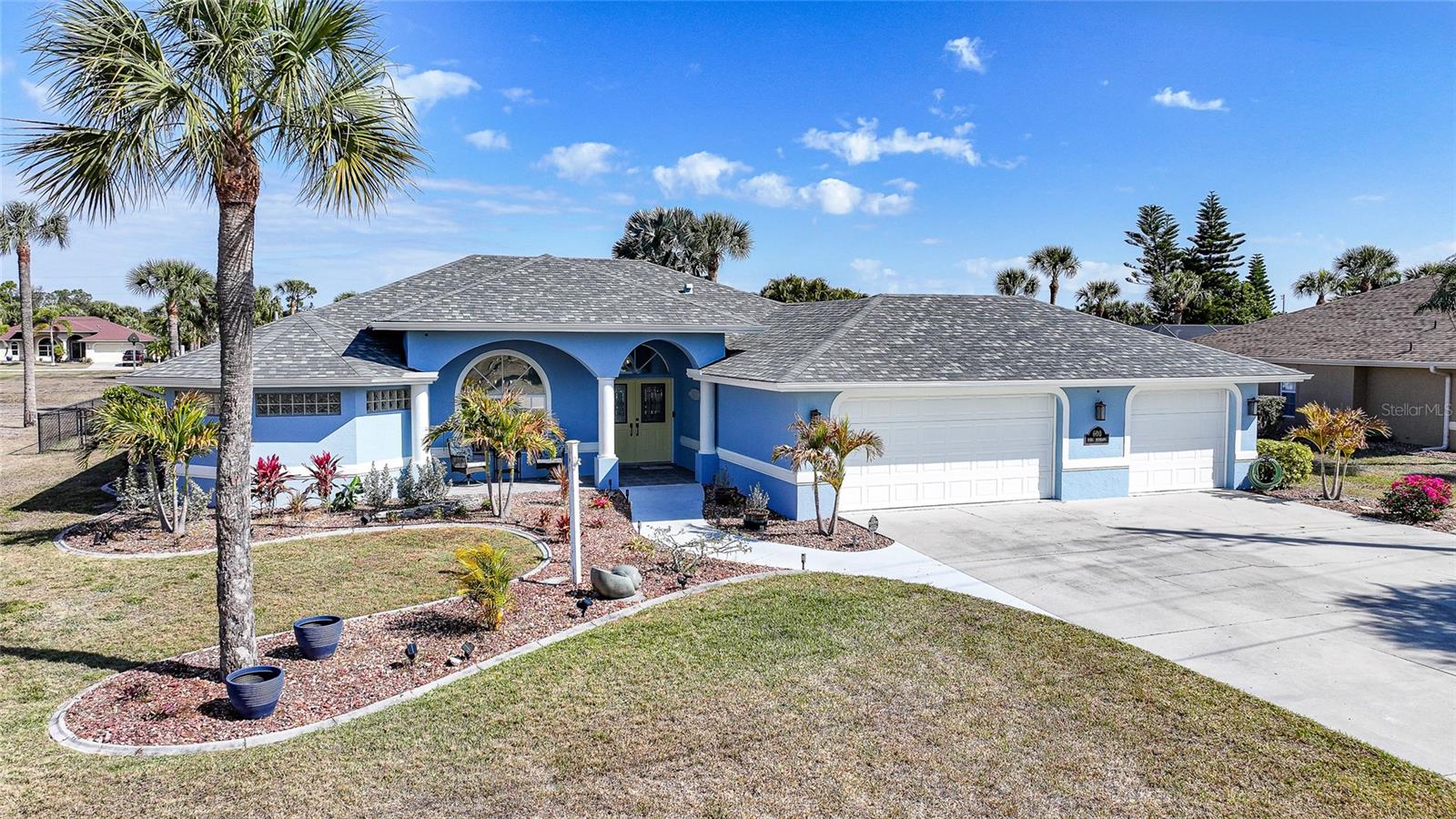 600 Royal Poinciana — photo