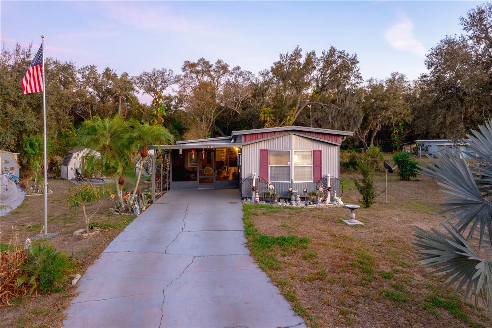 1381 SE Lake Rd — photo