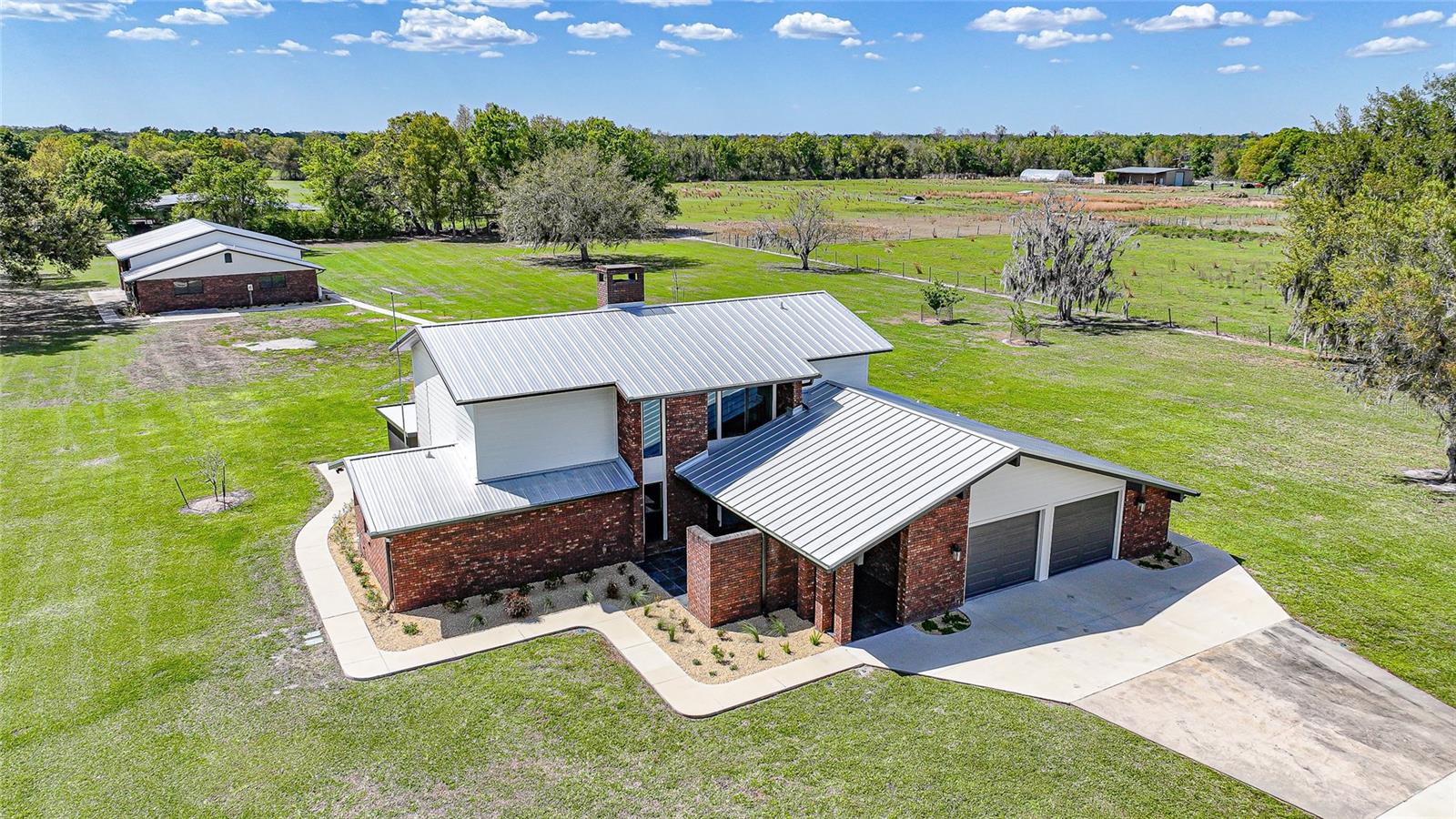 3049 SW County Road 769 — photo
