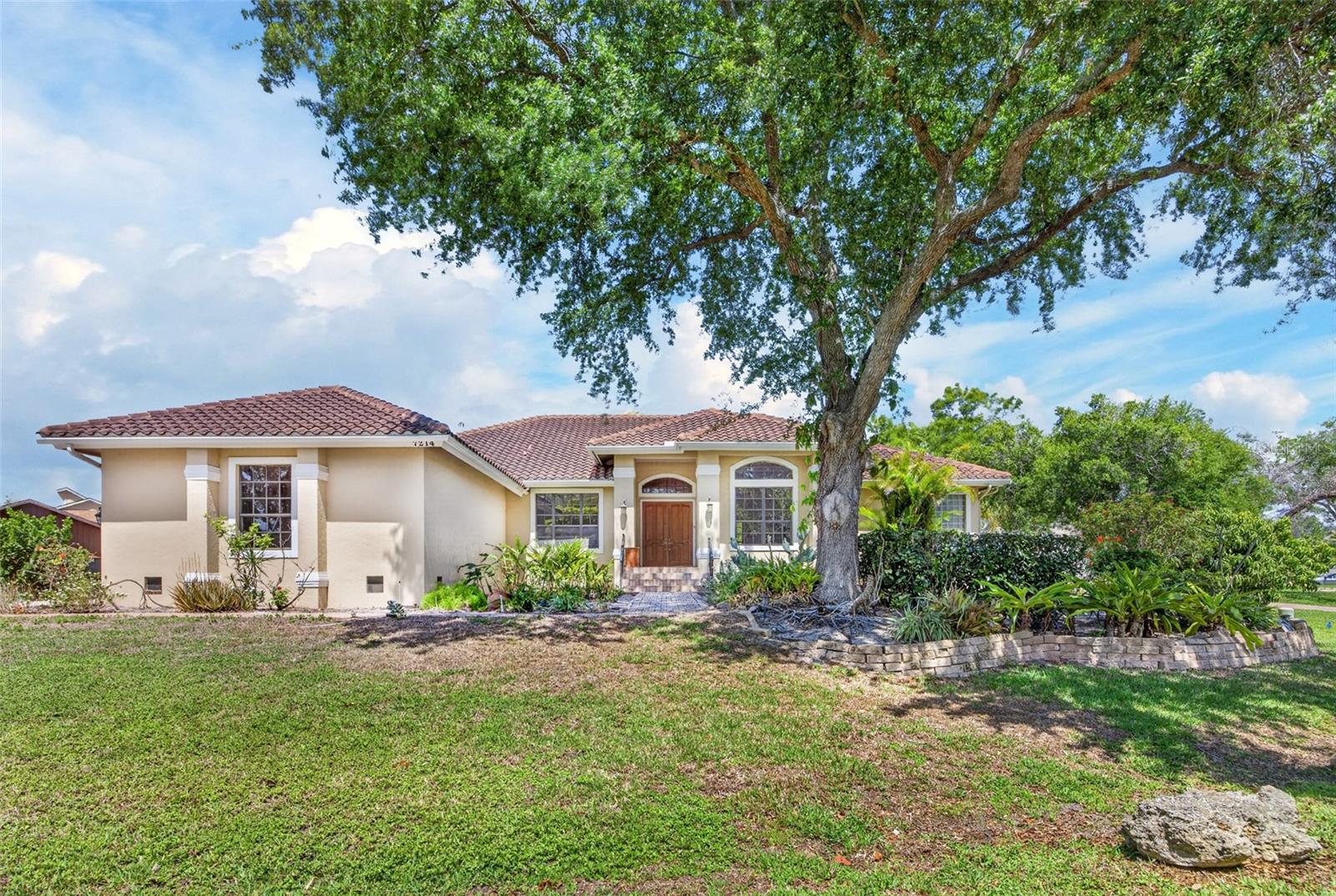7214 Hendry Creek Drive — photo