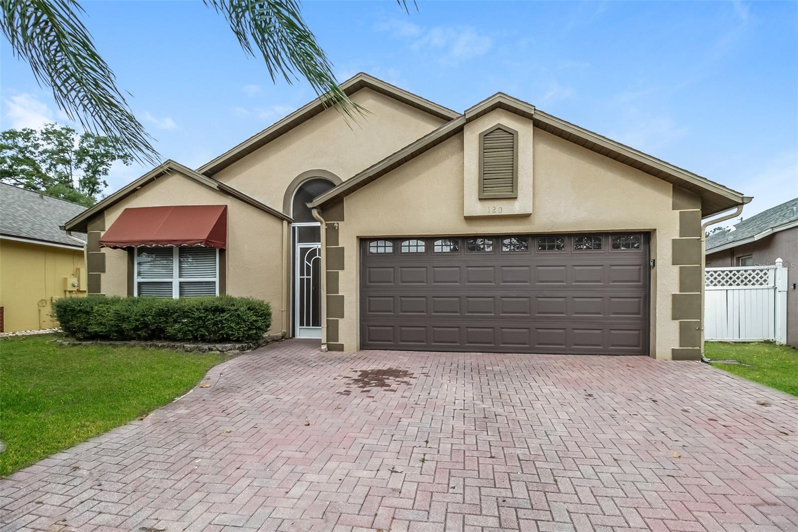 120 Lakebreeze Circle — photo