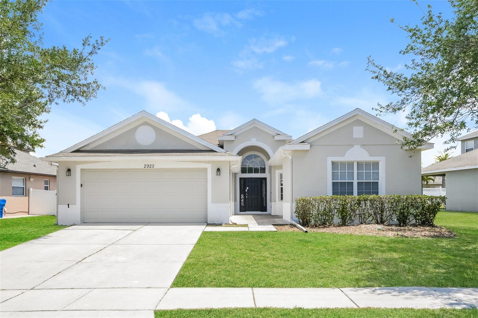 2925 Willow Creek Lane — photo