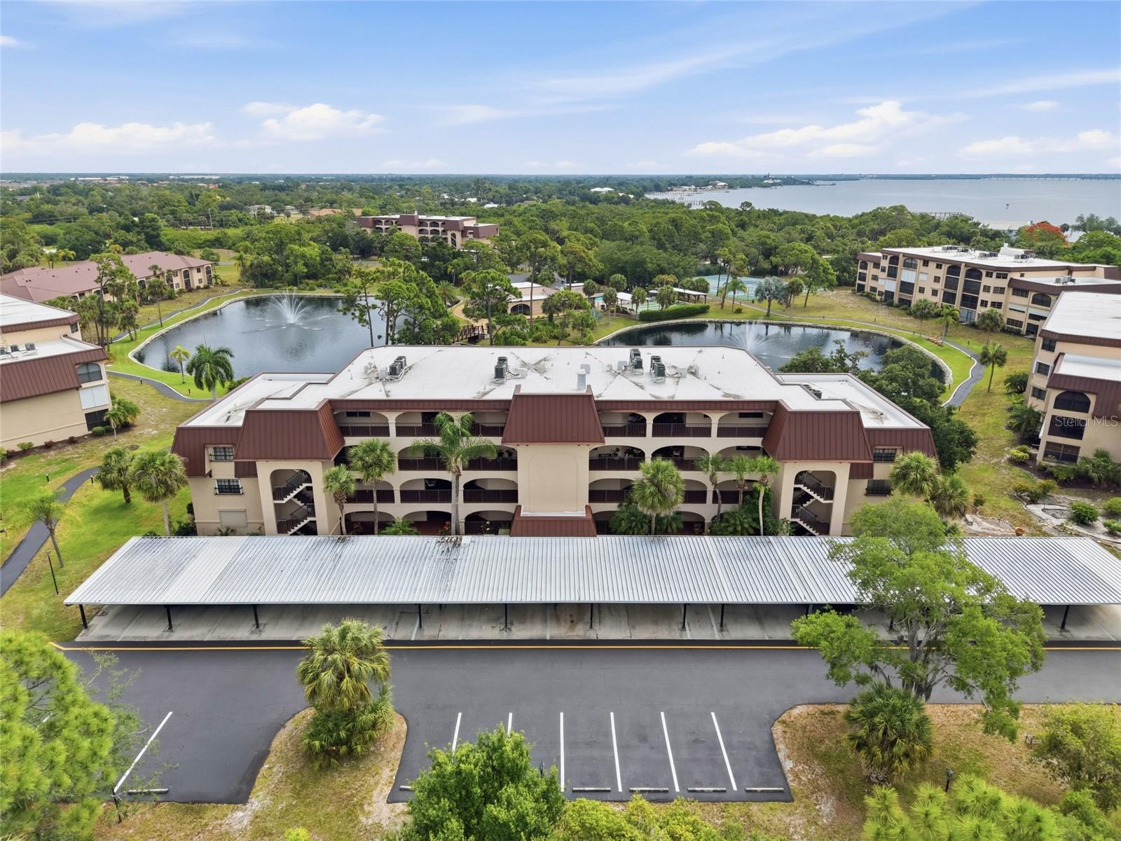 23465 Harborview Road 913 — photo