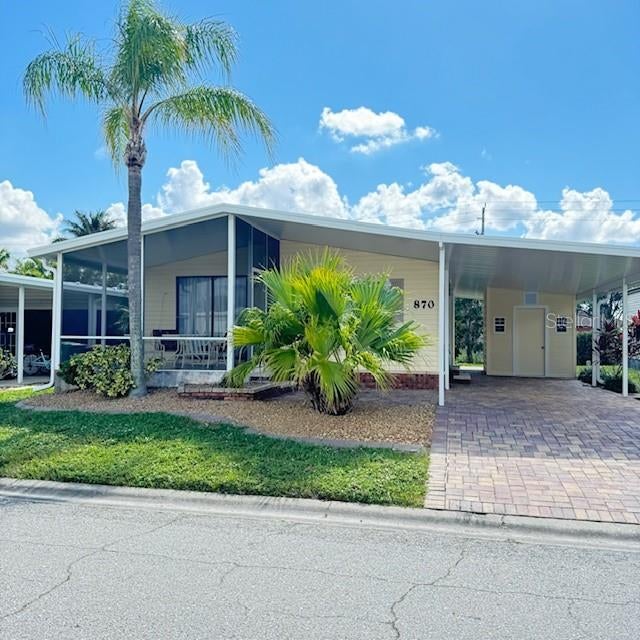 2100 Kings Highway 870 — photo