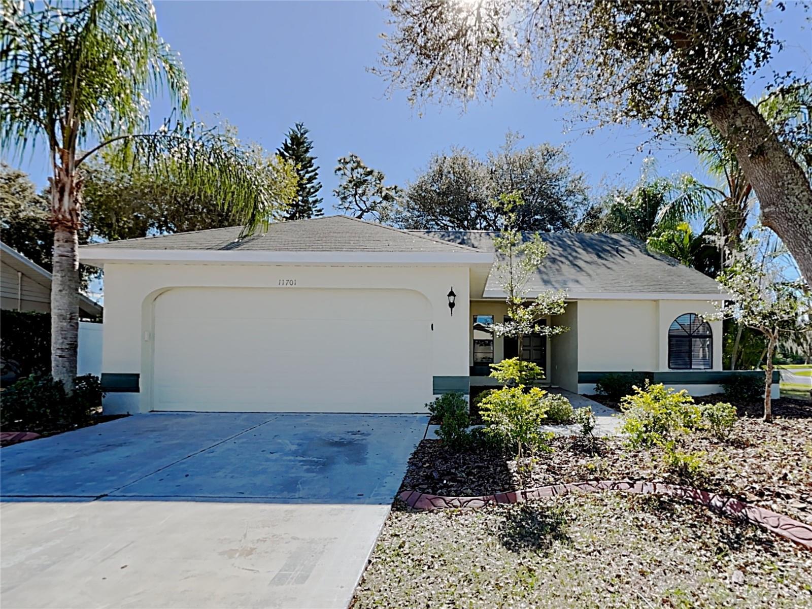 11701 Lynmoor Drive — photo