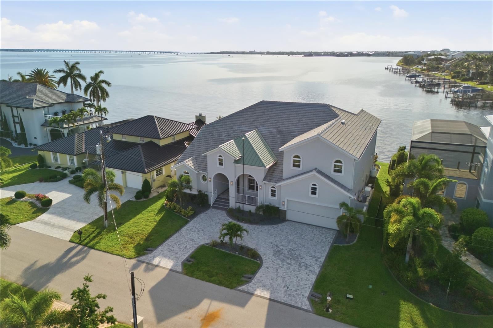 2139 Palm Tree Drive — photo