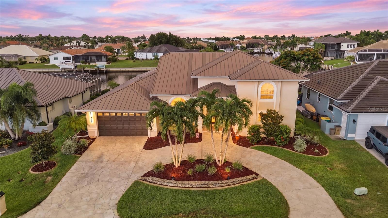 414 Caicos Drive — photo