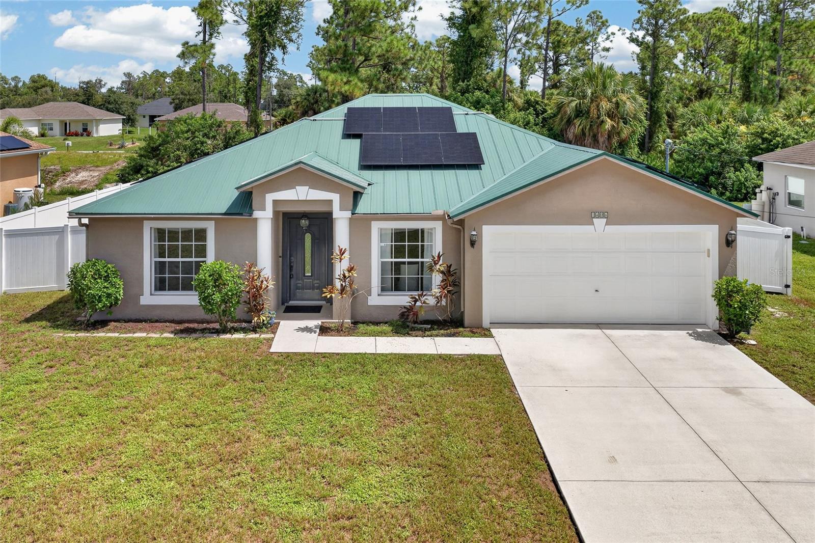1406 Woodcrest Lane — photo