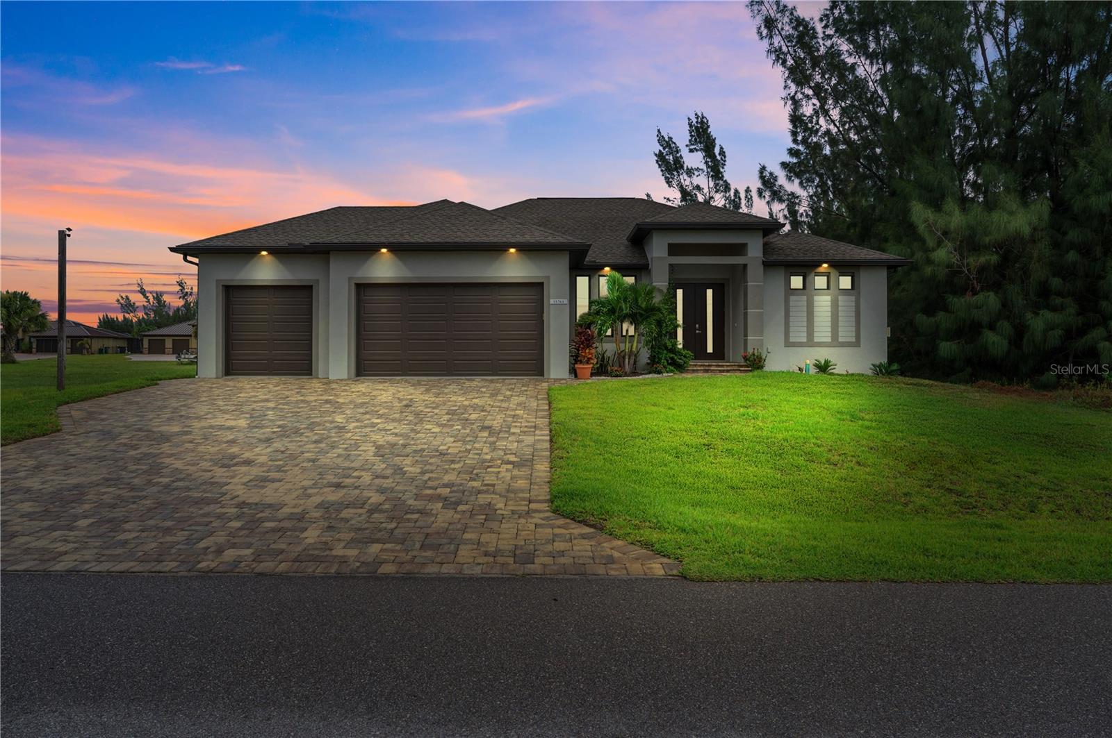 15761 Aqua Circle — photo
