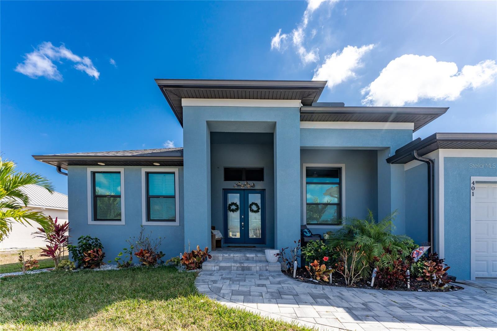 401 Albatross Road — photo