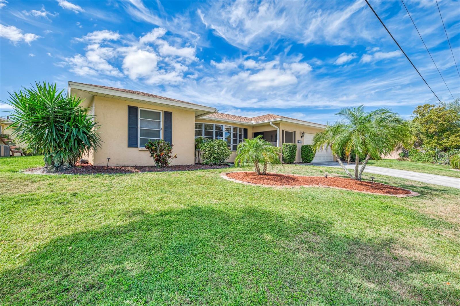 1290 Lakeside Drive — photo