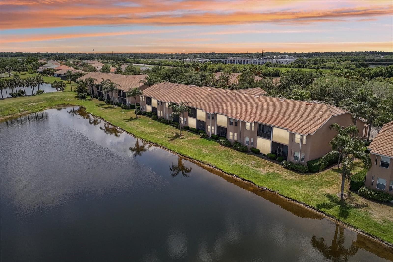 1003 Fairwaycove Lane 201 — photo