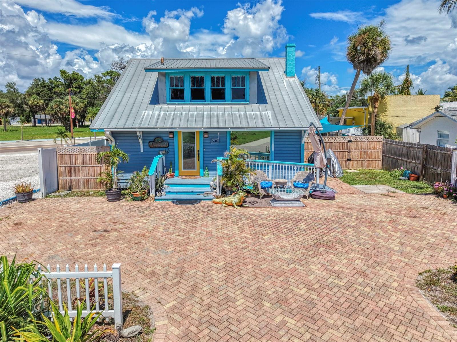 530 W Green Street — photo
