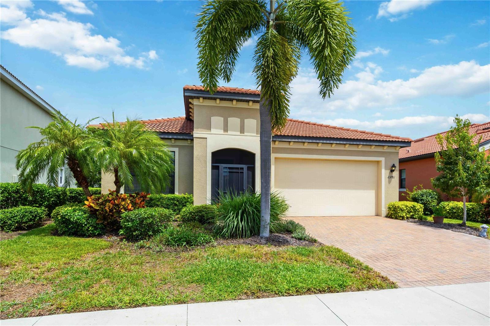 23781 Waverly Circle — photo