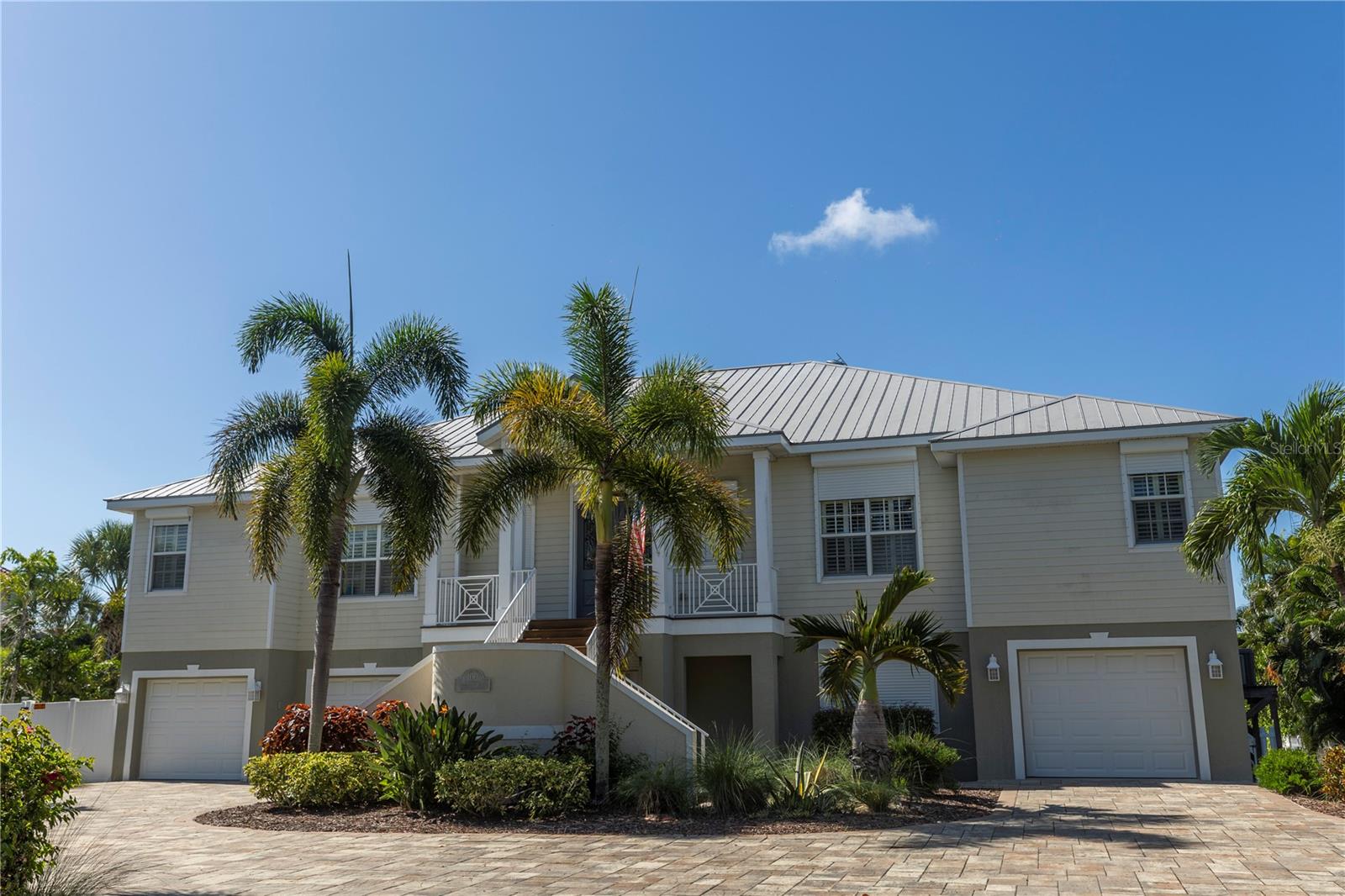 100 Buccaneer Bend — photo