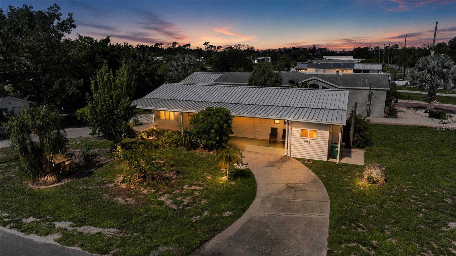 1230 Seahorse Lane — photo