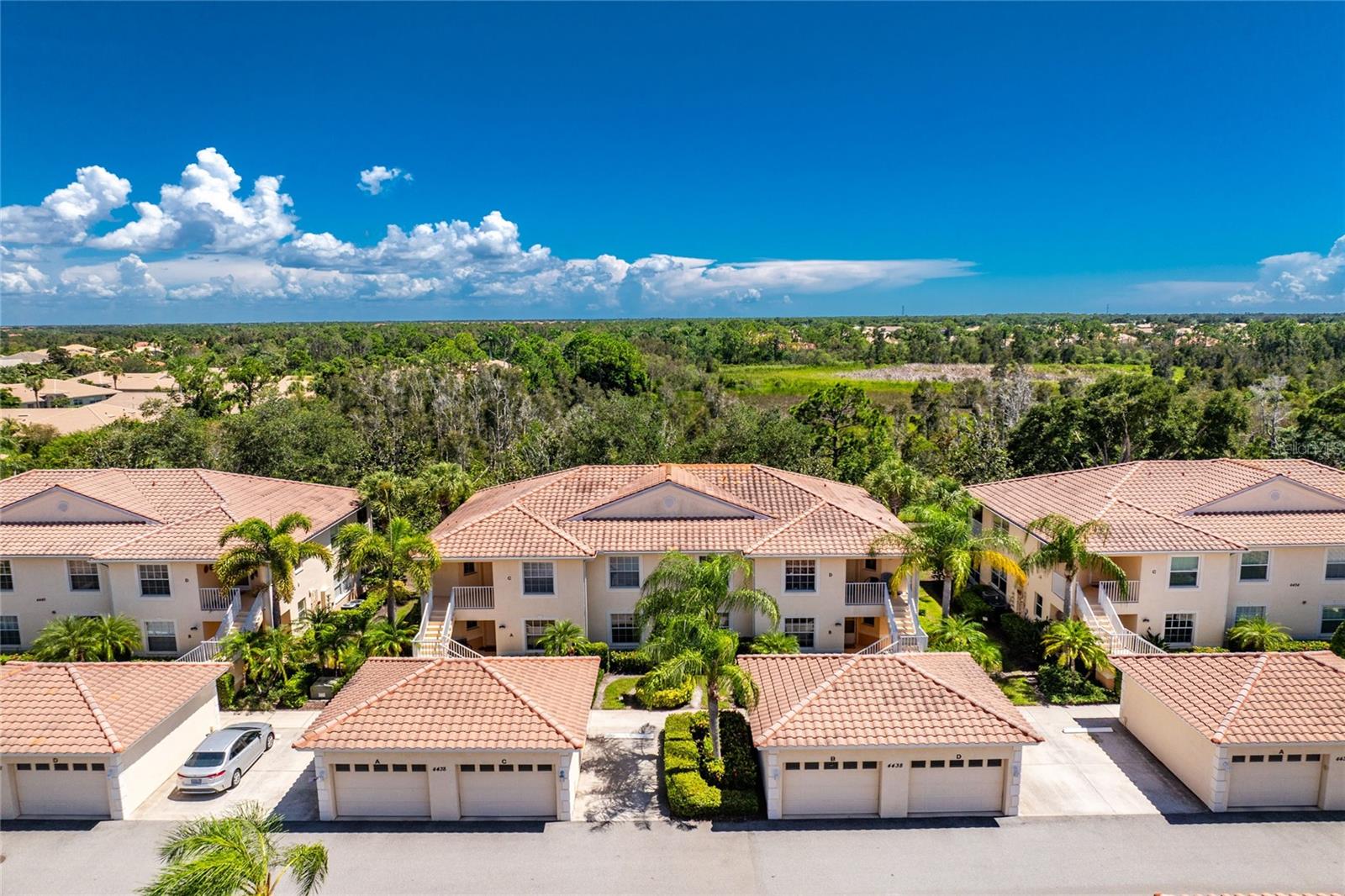 4438 Corso Venetia Boulevard C13 — photo