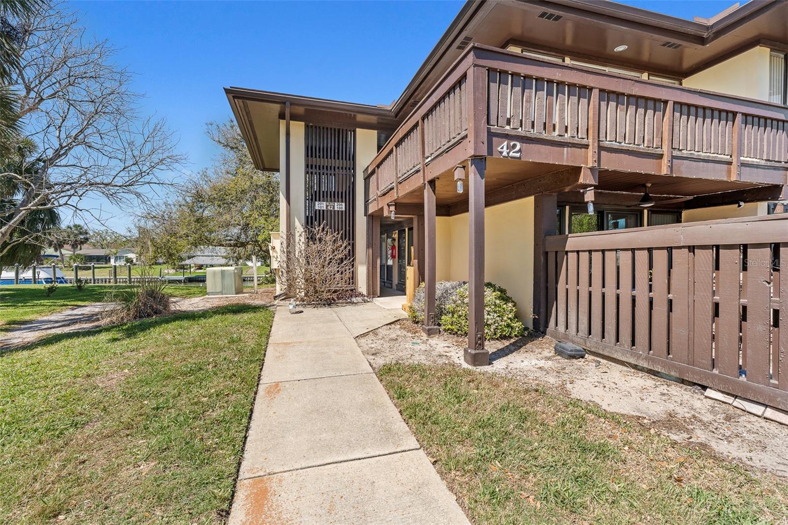 42 Club House Drive 101 — photo