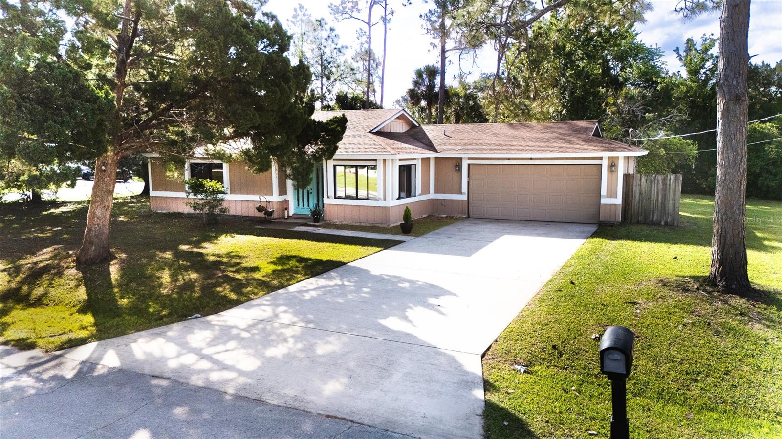 8 Lladd Court — photo