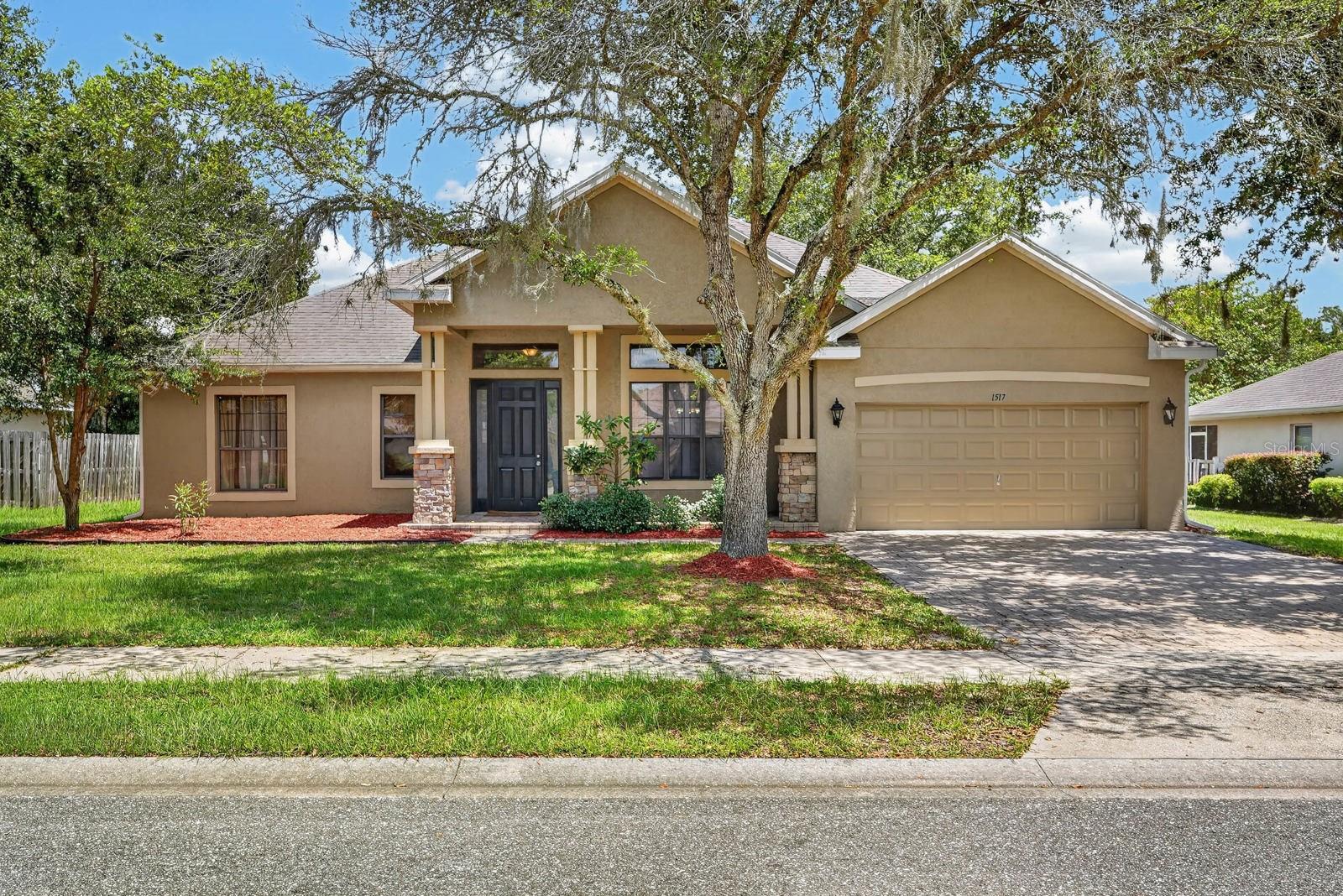 1517 Clapton Drive — photo