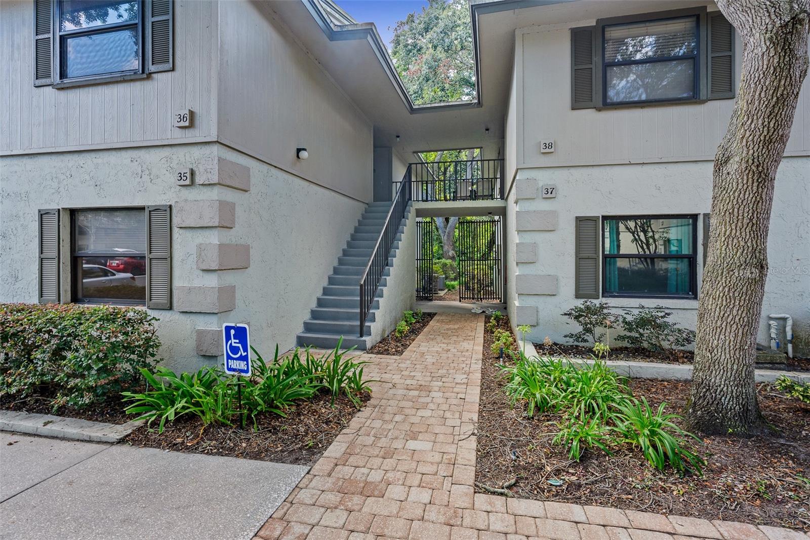 35 Navarra Court 35 — photo