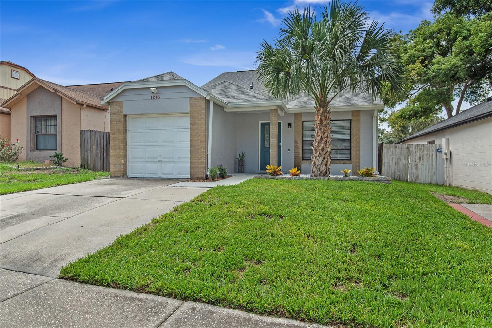 1216 Pin Oak Drive — photo