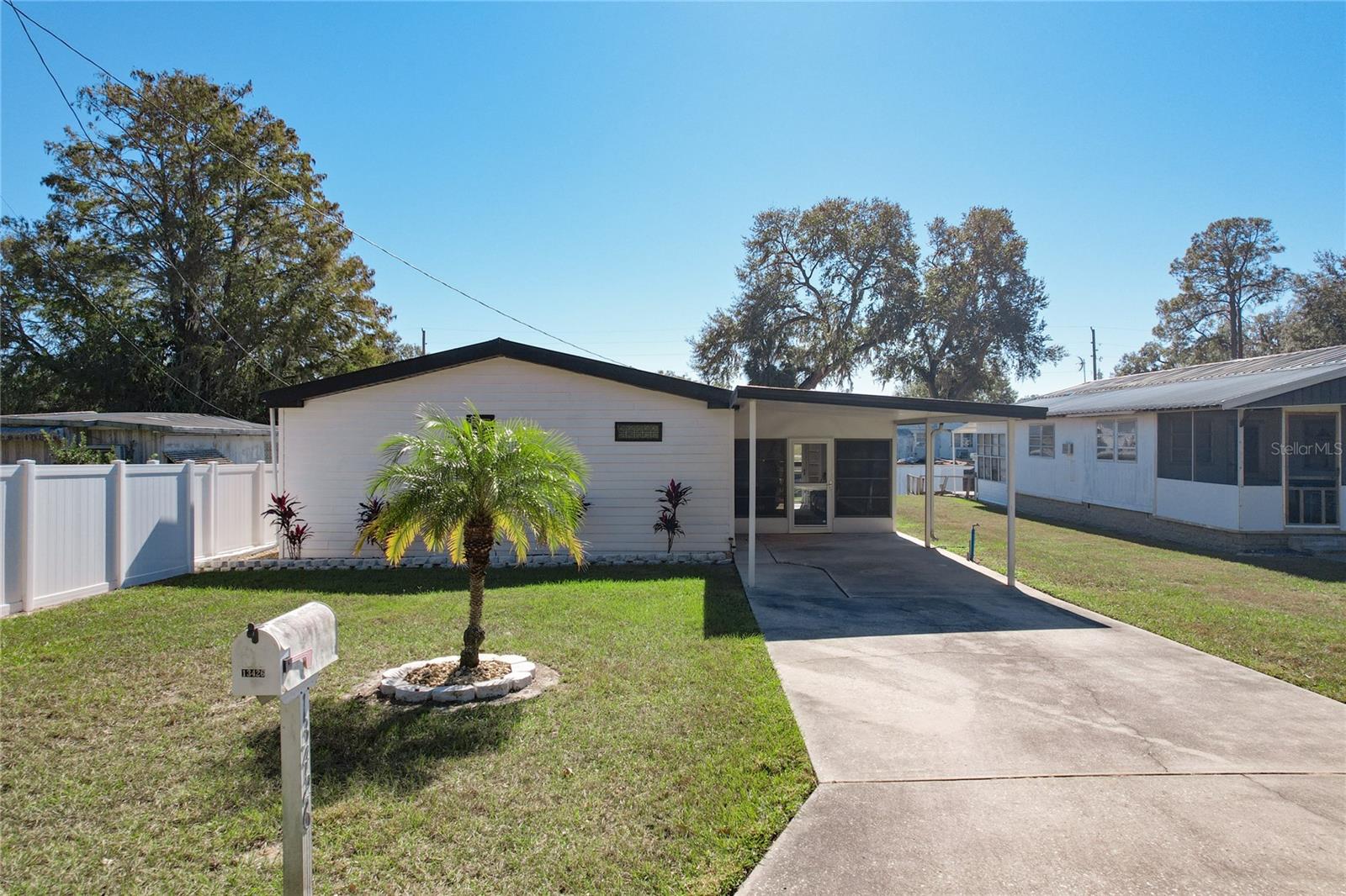 13426 Palm Drive — photo