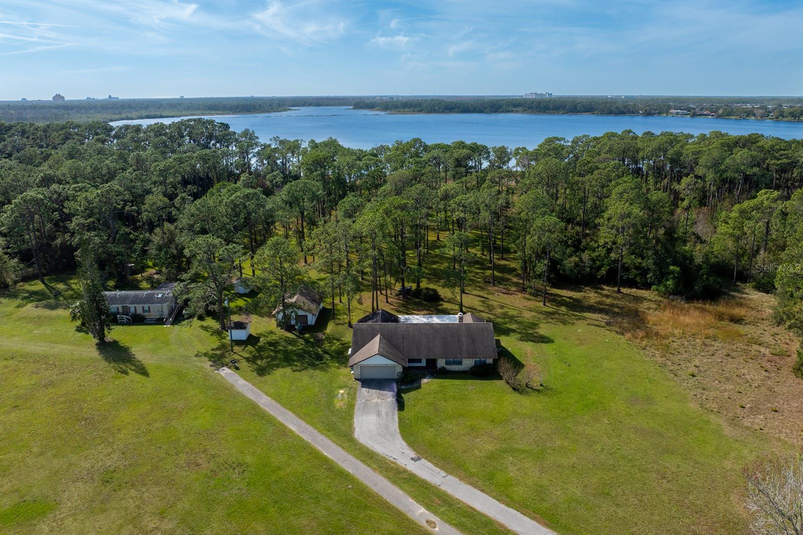 8822 Winter Garden Vineland Road — photo