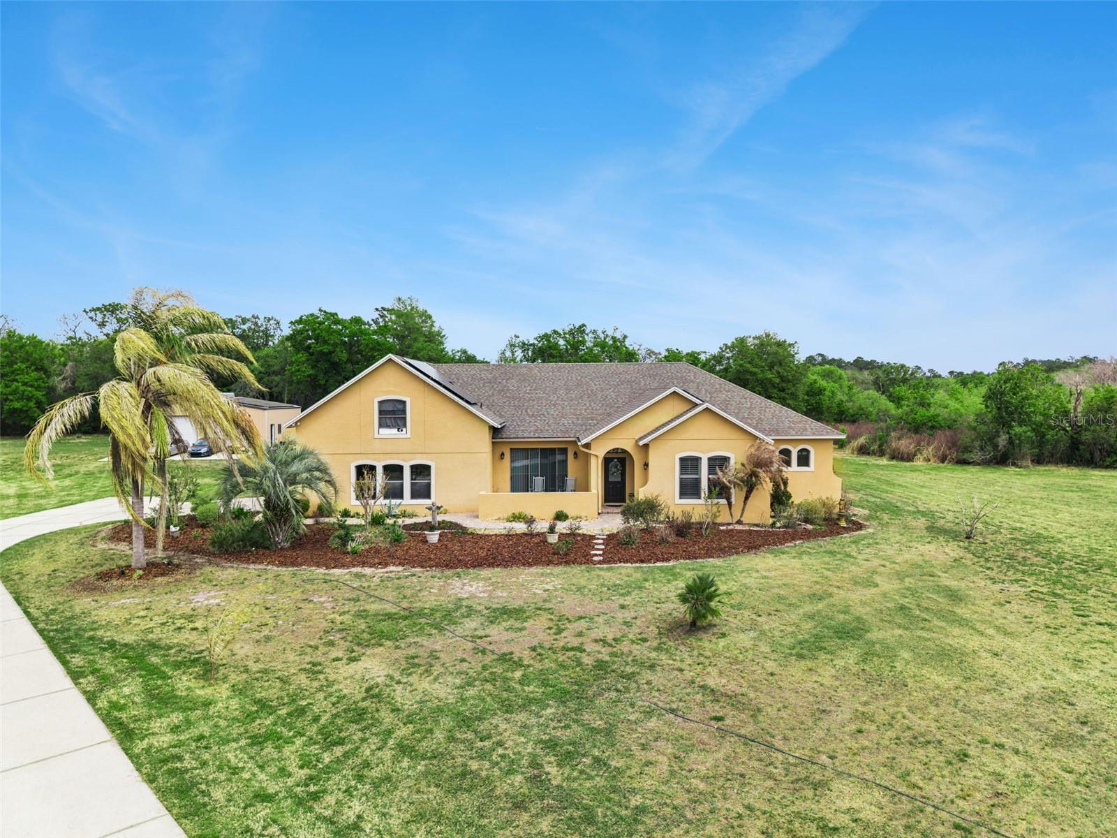 7139 Groveland Farms Road — photo