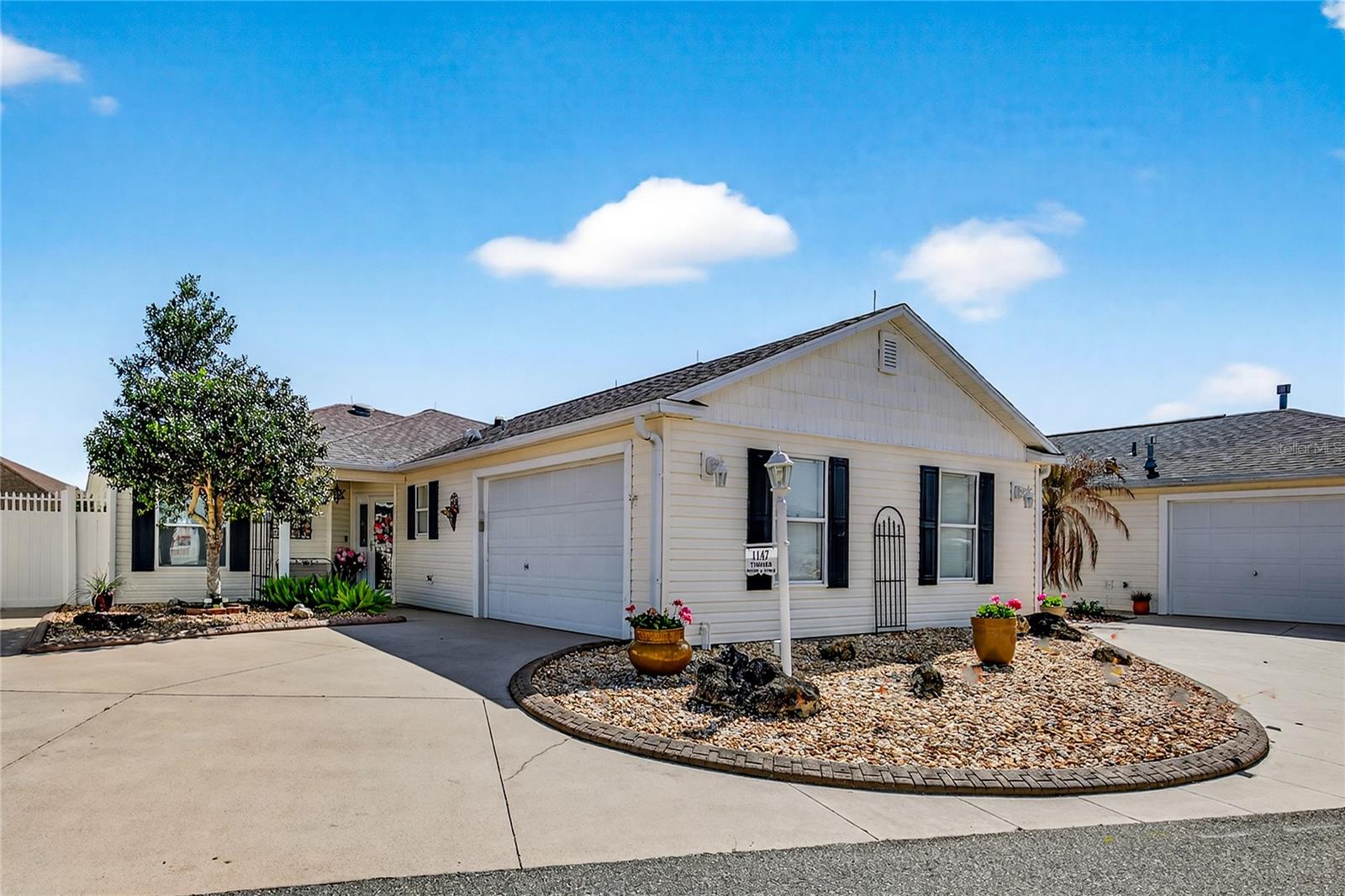 1147 Elizabeth Court — photo