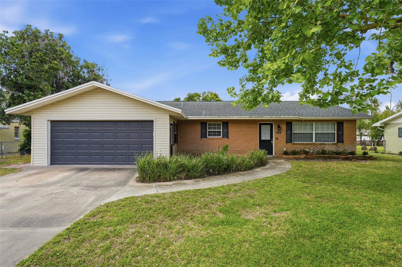 3996 Lake Eleanor Dr — photo