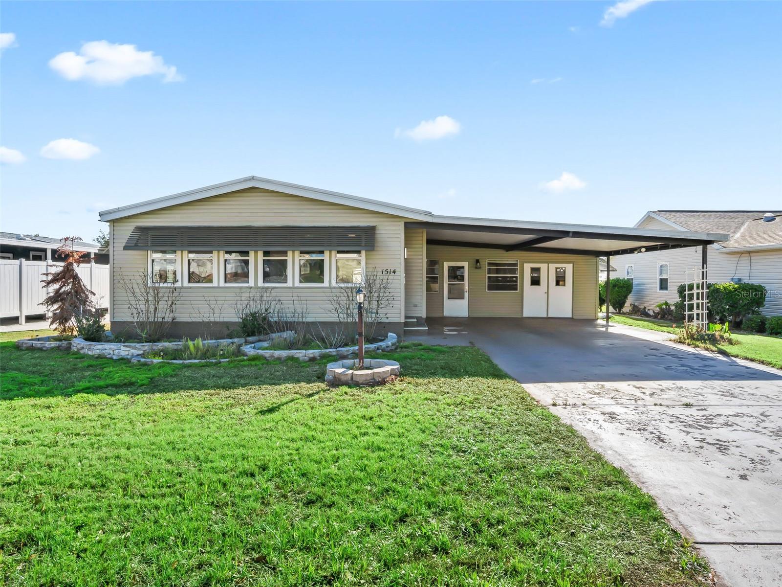 1514 Hillcrest Drive — photo