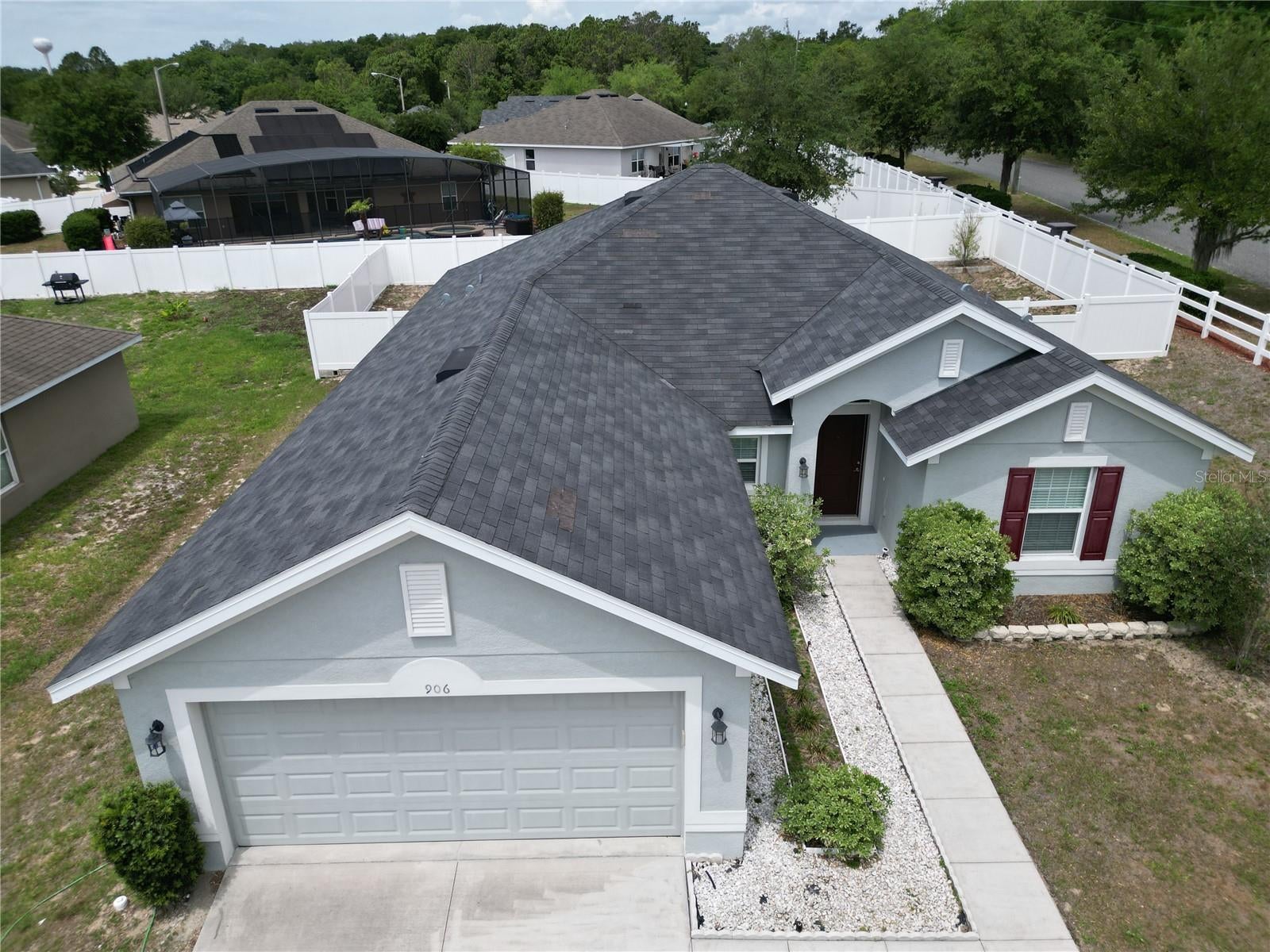 906 Chestnut Drive — photo