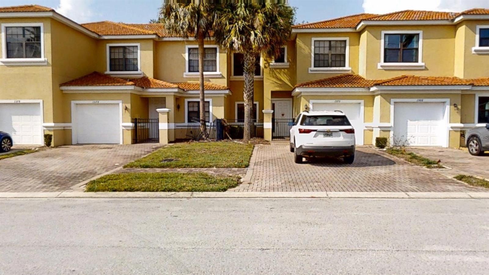1370 Pacific Road — photo