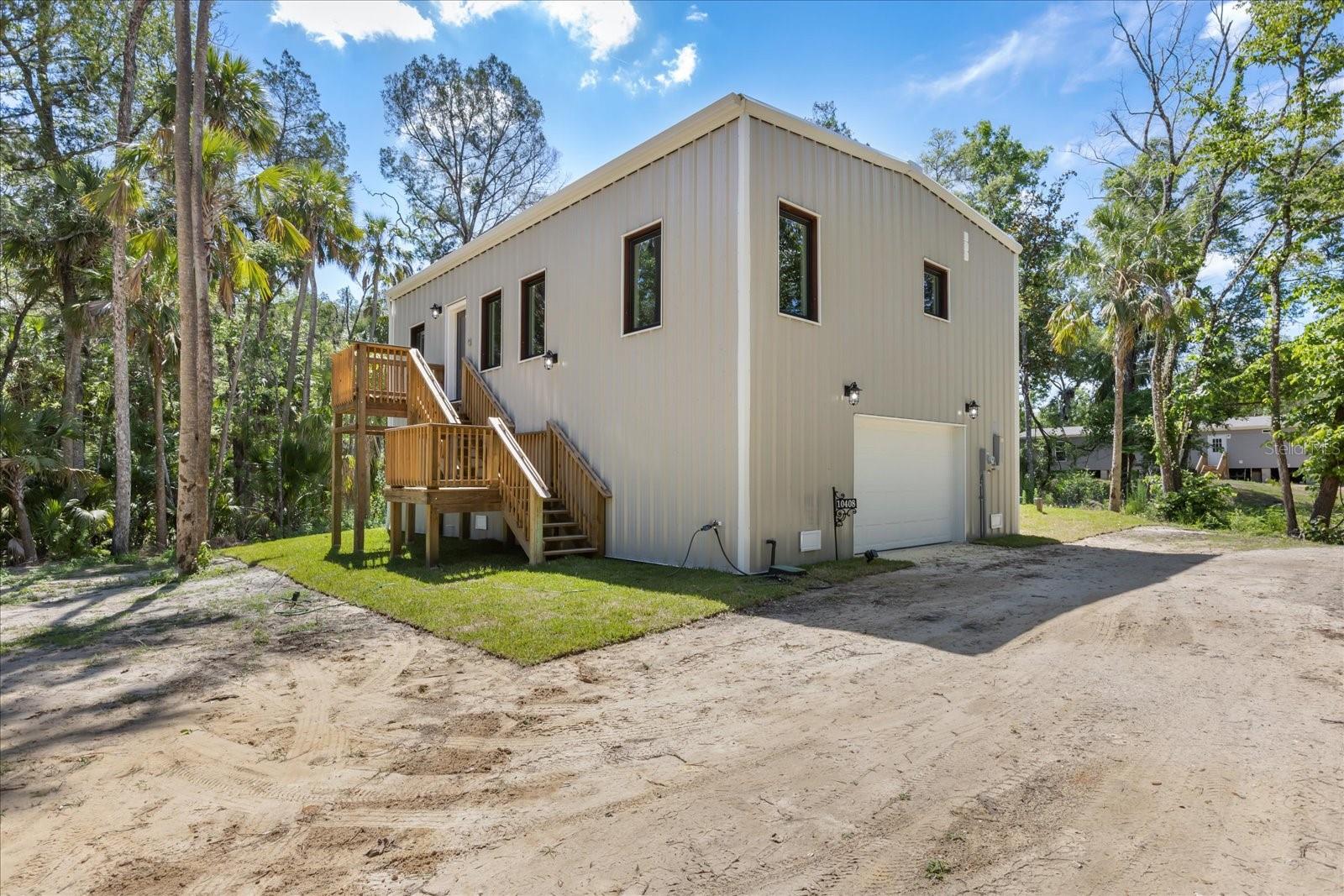 10408 W Larchwood Street — photo