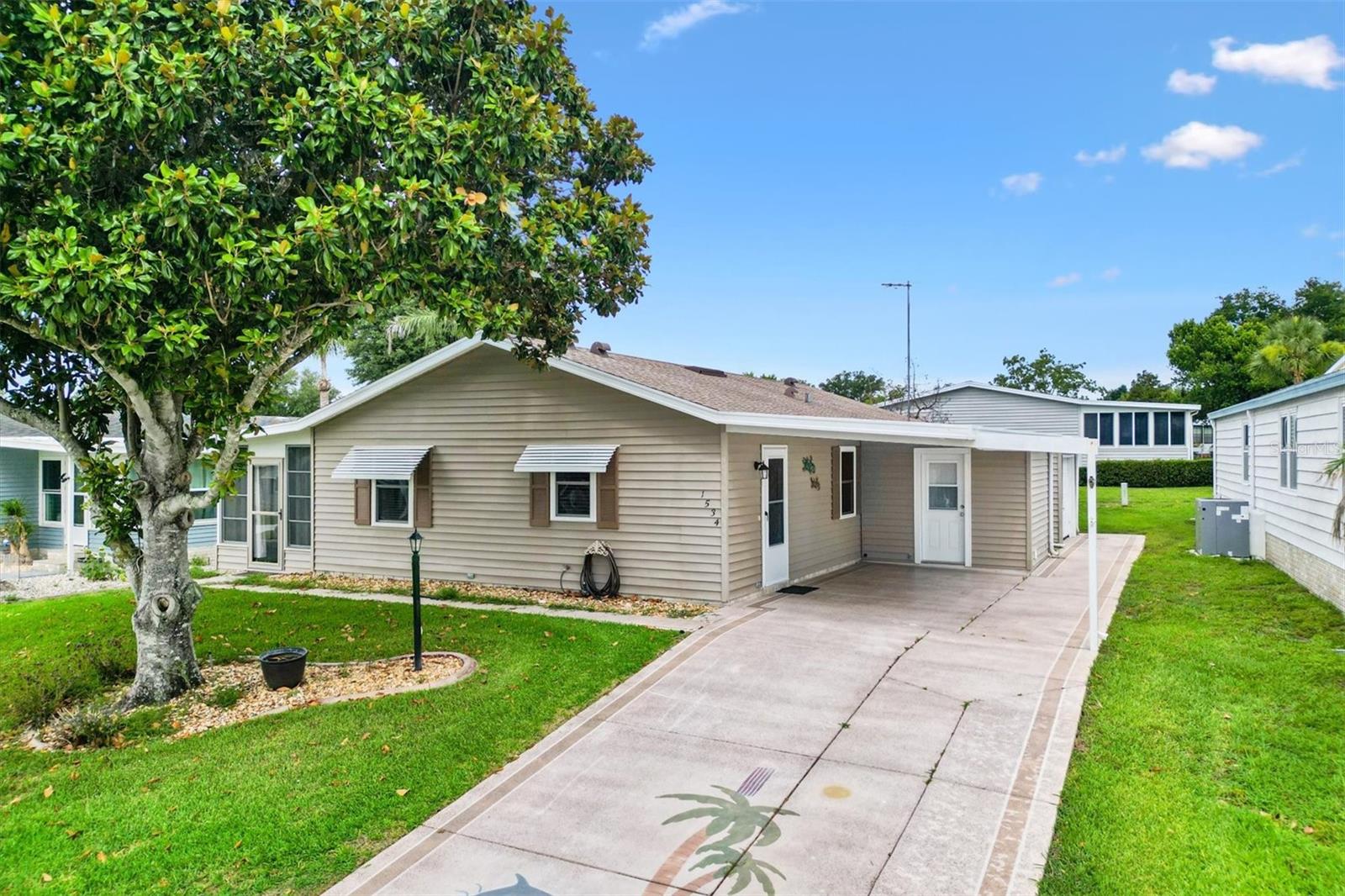 1534 Hillcrest Drive — photo