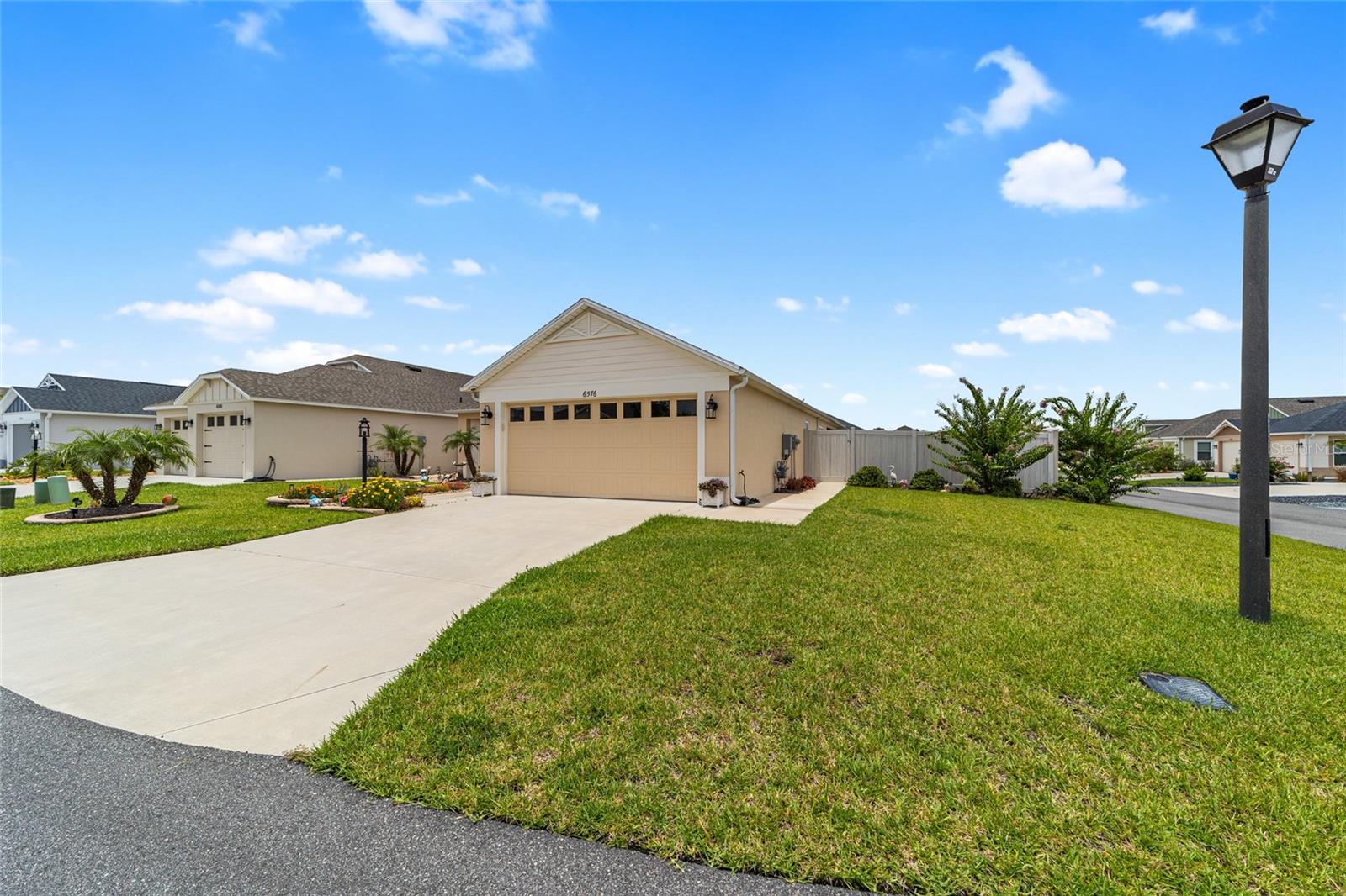 Home in THE VILLAGES, FL 34762 — photo 2