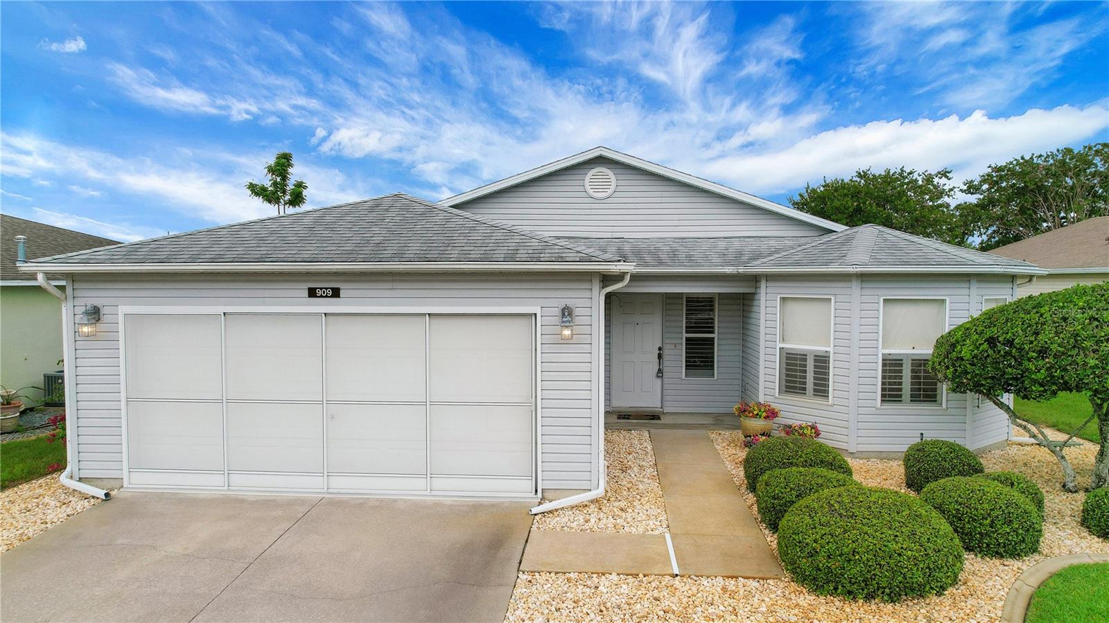 909 Eagles Landing — photo