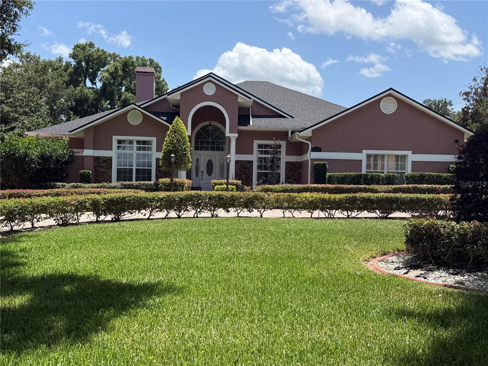 1760 Lake Terrace Dr — photo