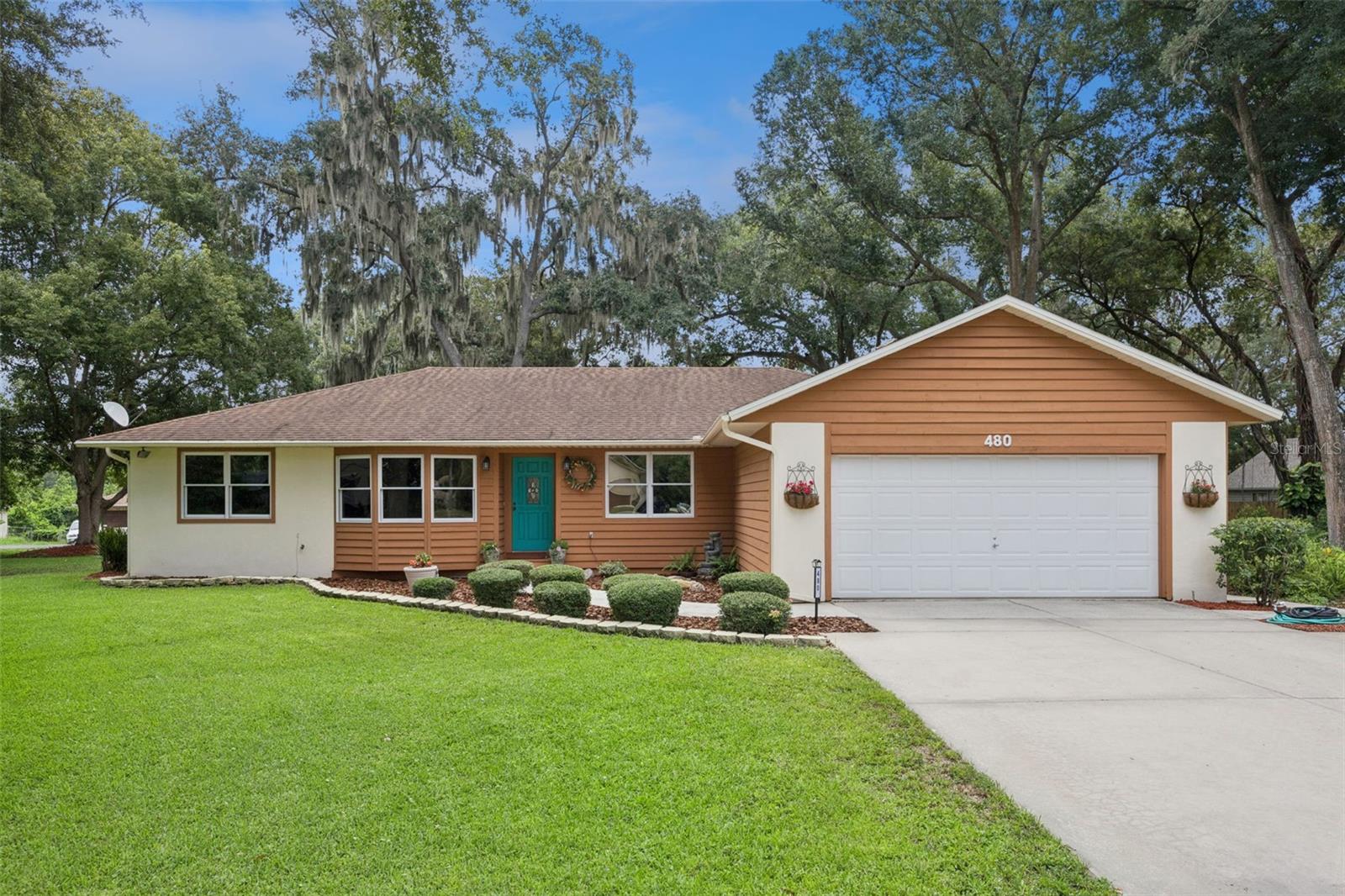 480 Lake Forest Circle — photo
