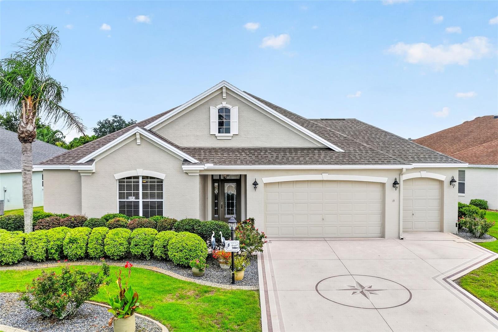 2693 Iris Way — photo
