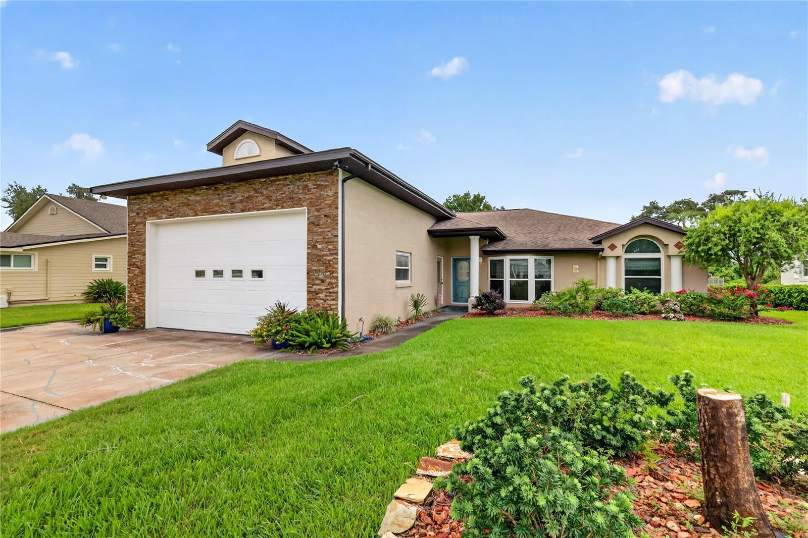 5516 E Harbor Drive — photo