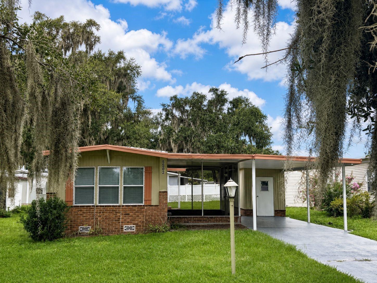 5562 Lansing Drive — photo