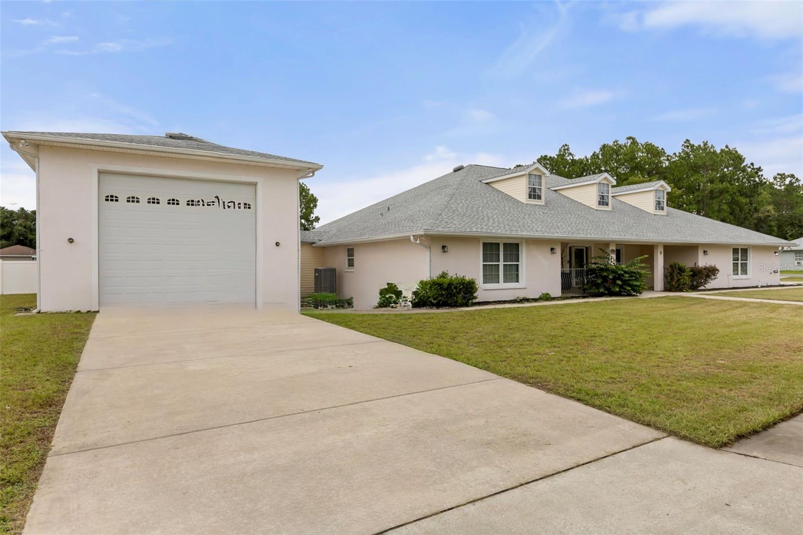 639 Marion Oaks Trail — photo