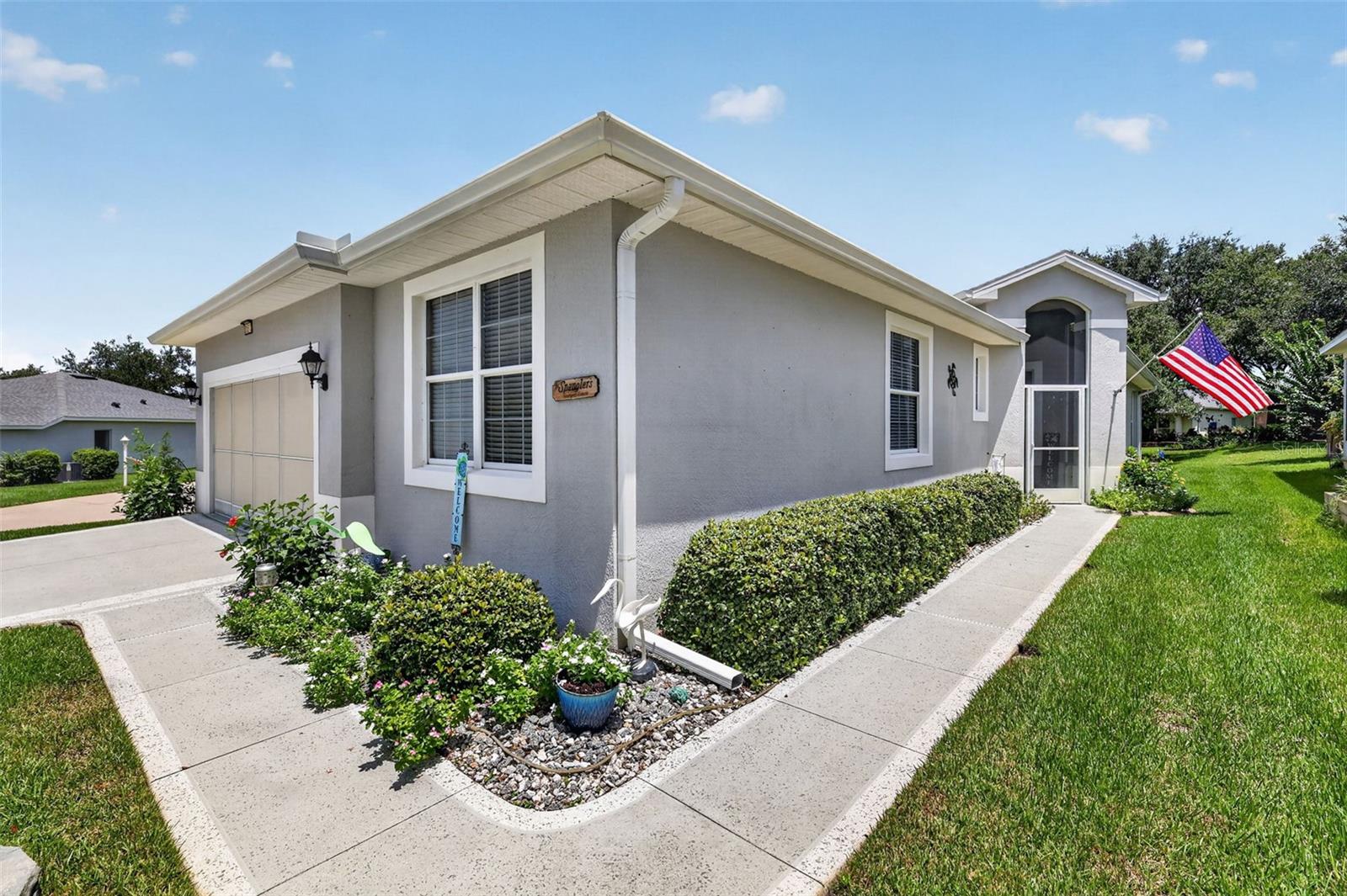 20512 Queen Alexandra Drive — photo