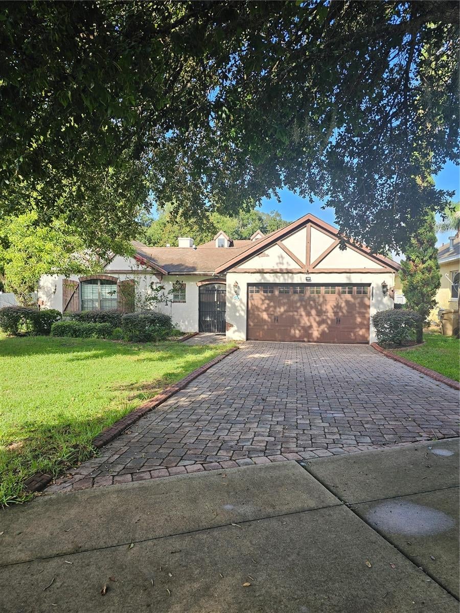 Home in LEESBURG, FL 34788 — photo 2