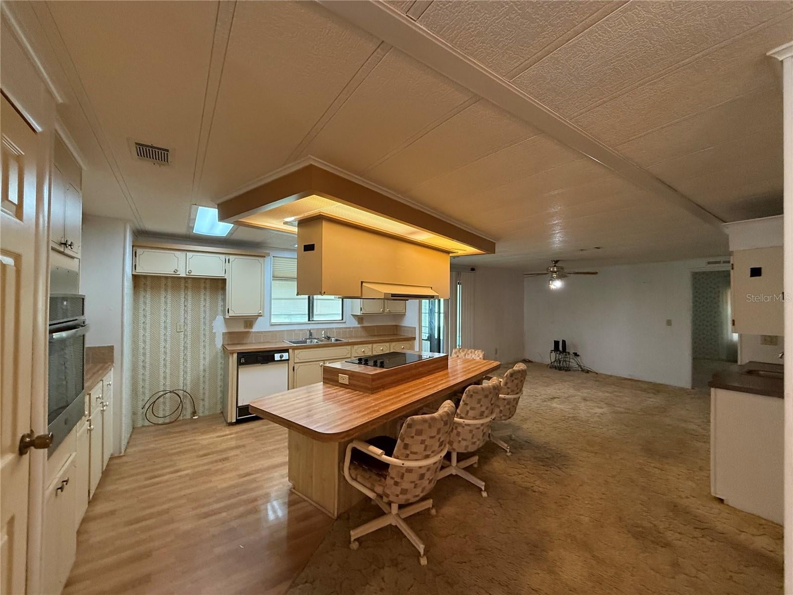 Home in WILDWOOD, FL 34785 — photo 3