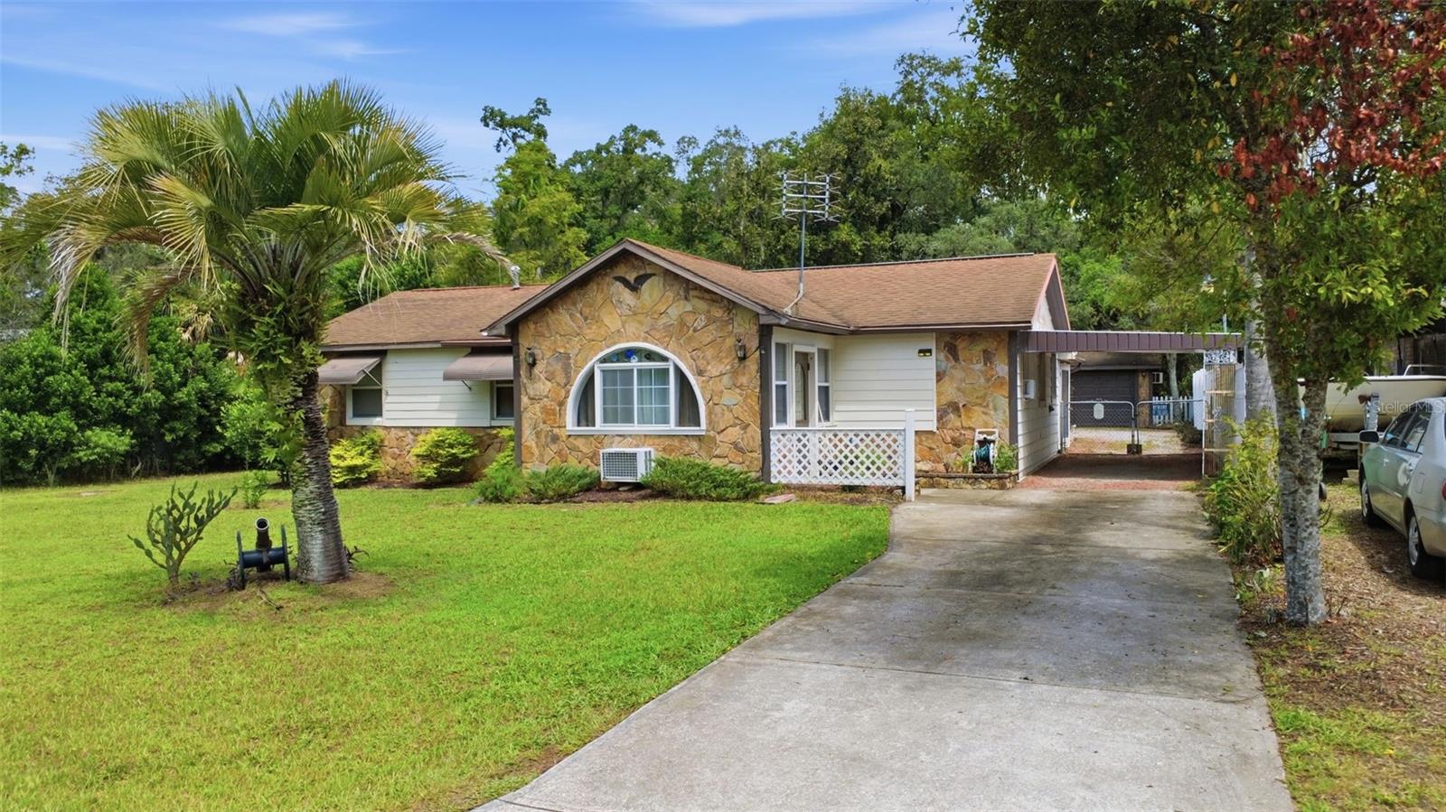 324 Riviera Drive — photo
